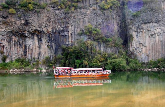 丹东纯玩一号线:鸭绿江,黄椅山,玄武湖,天华山二日游